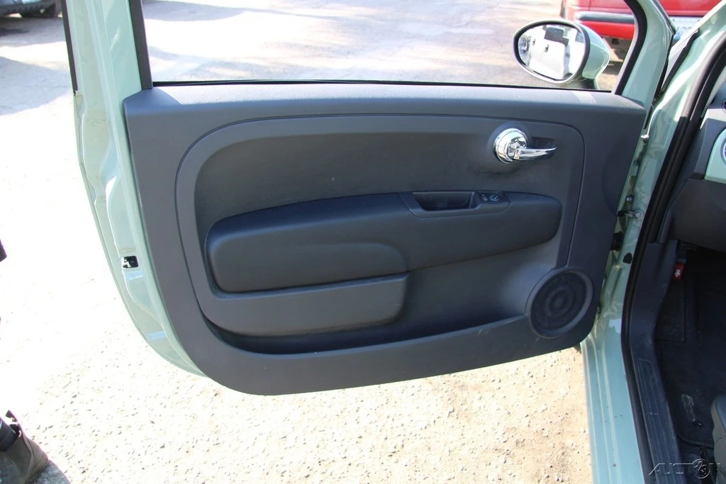 2013 Fiat 500 - Image 10 of 21