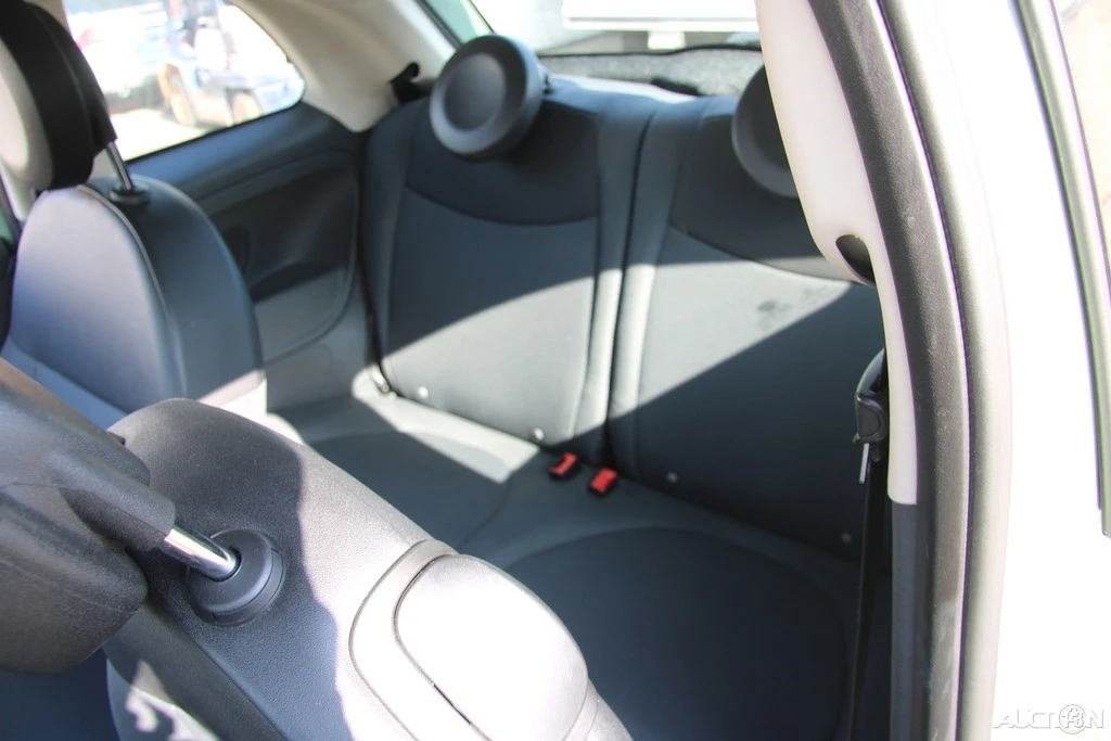 2013 Fiat 500 - Image 17 of 21