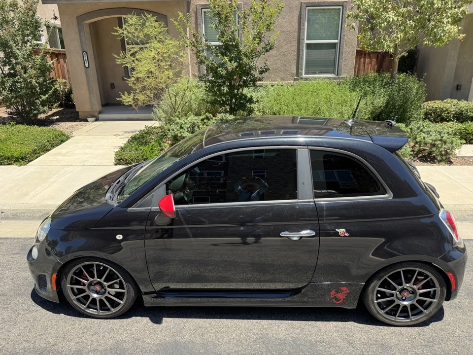 2013 Fiat Abarth 500 - Image 2 of 31