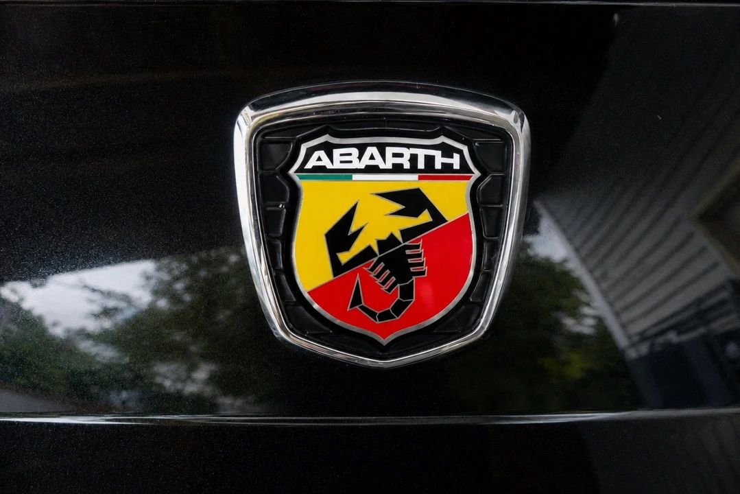 2013 Fiat Abarth 500 - Image 8 of 21