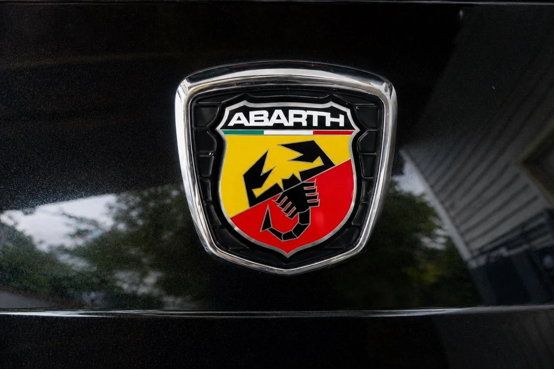 2013 Fiat Abarth 500 - Image 8 of 21