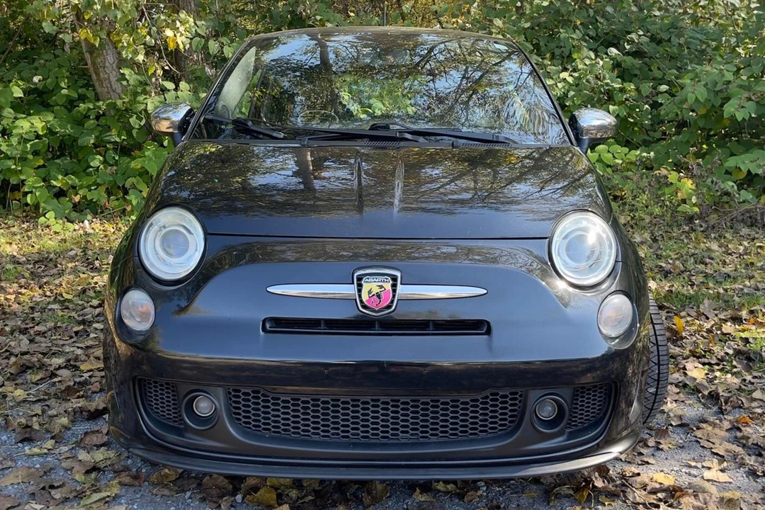 2013 Fiat Abarth 500 - Image 2 of 31