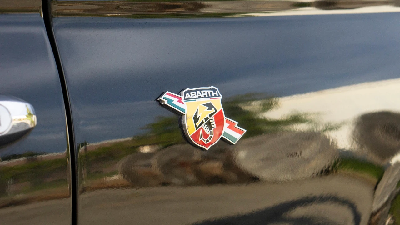 2013 Fiat Abarth 500 - Image 22 of 31
