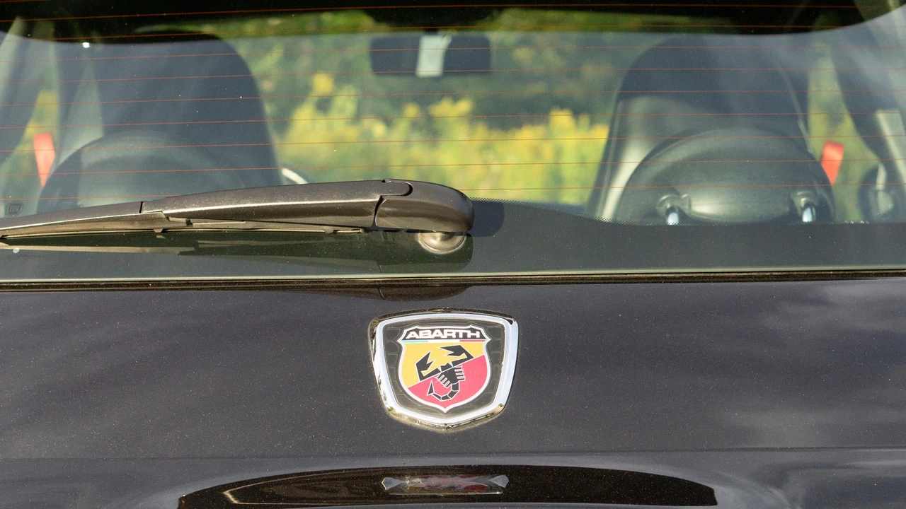 2013 Fiat Abarth 500 - Image 26 of 31