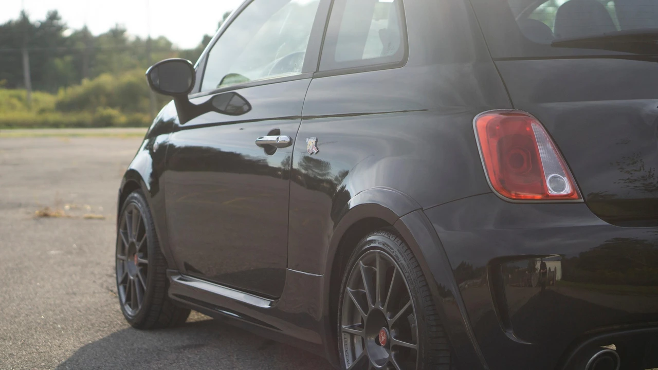 2013 Fiat Abarth 500 - Image 23 of 31