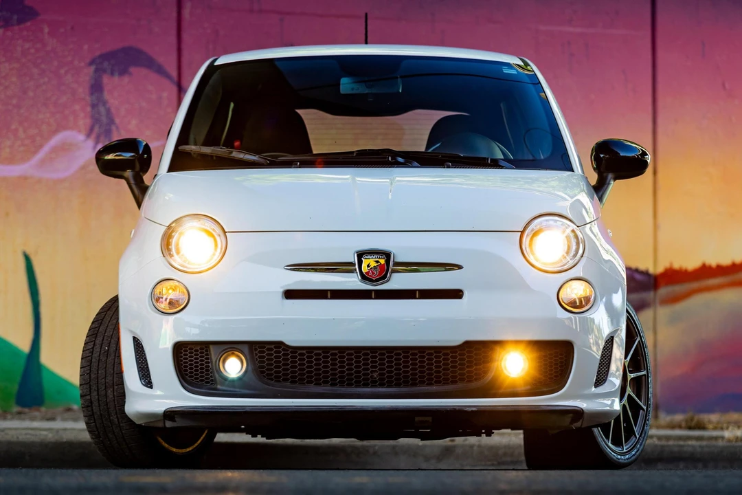 2013 Fiat Abarth 500 - Image 2 of 31