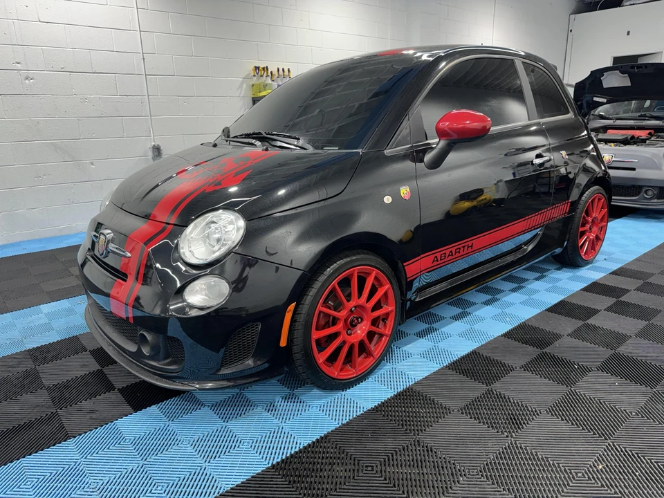 2013 Fiat Abarth 500 - Image 2 of 31