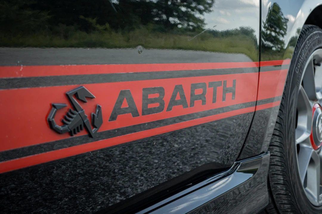 2013 Fiat Abarth 500 - Image 19 of 31