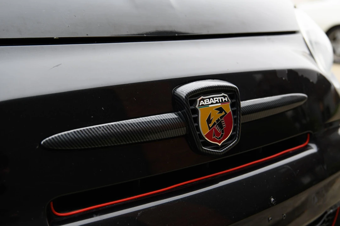 2013 Fiat Abarth 500 - Image 11 of 31