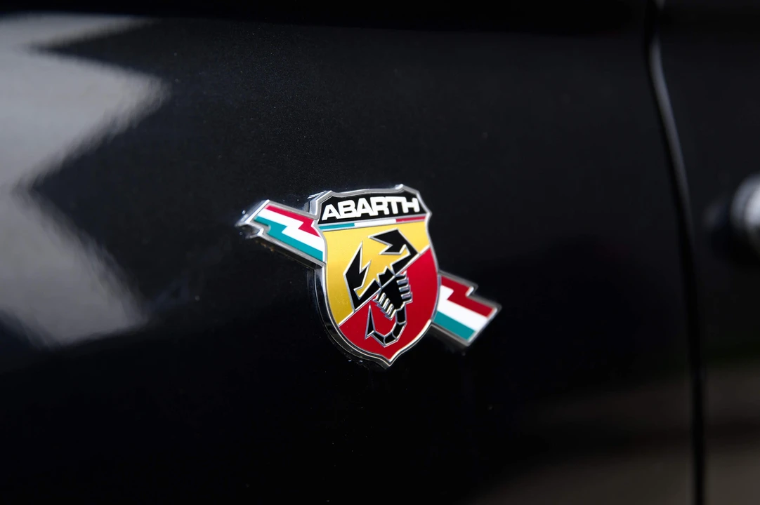 2013 Fiat Abarth 500 - Image 17 of 31