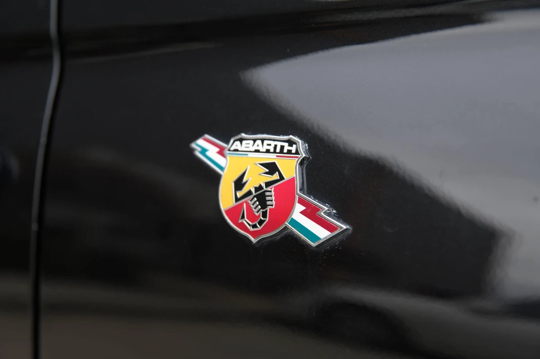 2013 Fiat Abarth 500 - Image 14 of 31