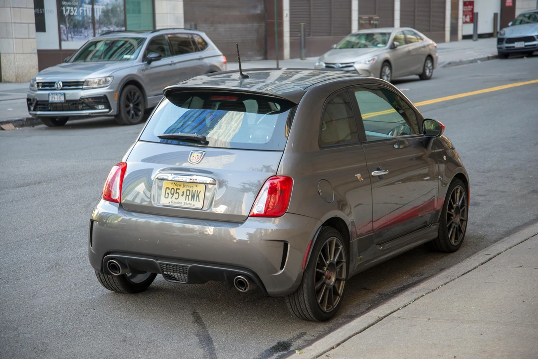 2013 Fiat Abarth 500 - Image 14 of 31