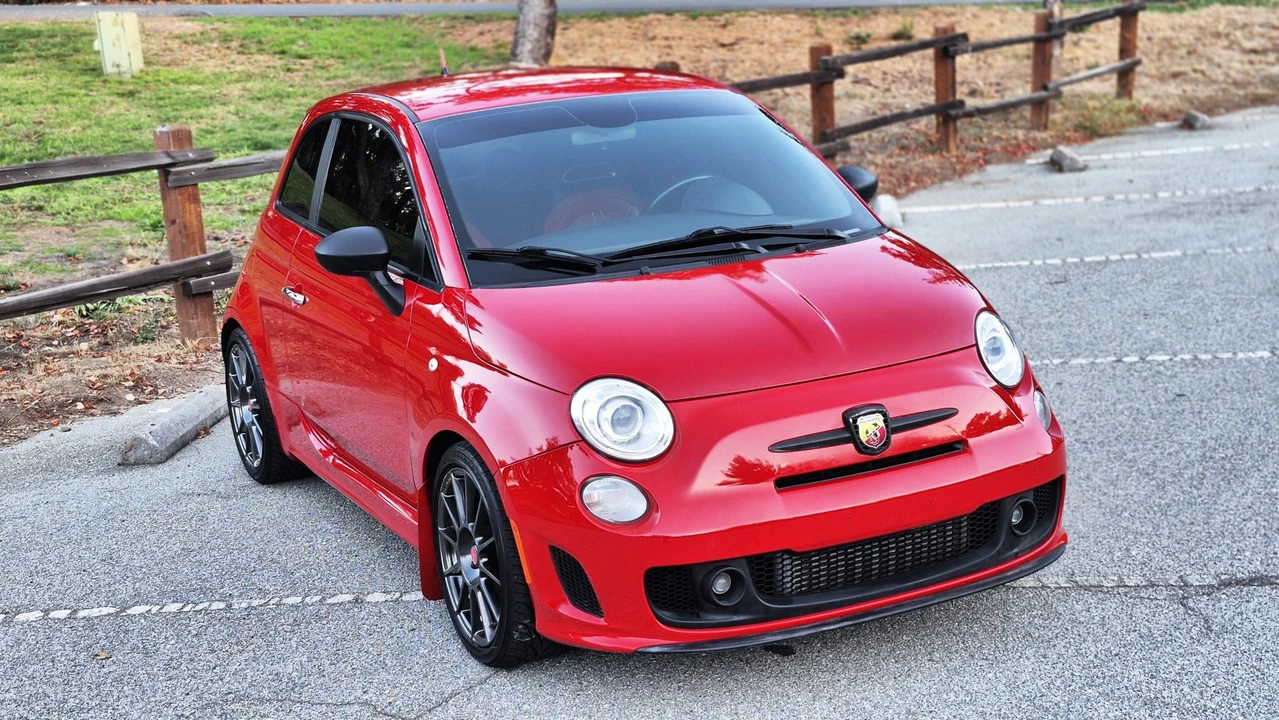2013 Fiat Abarth 500 - Image 10 of 31
