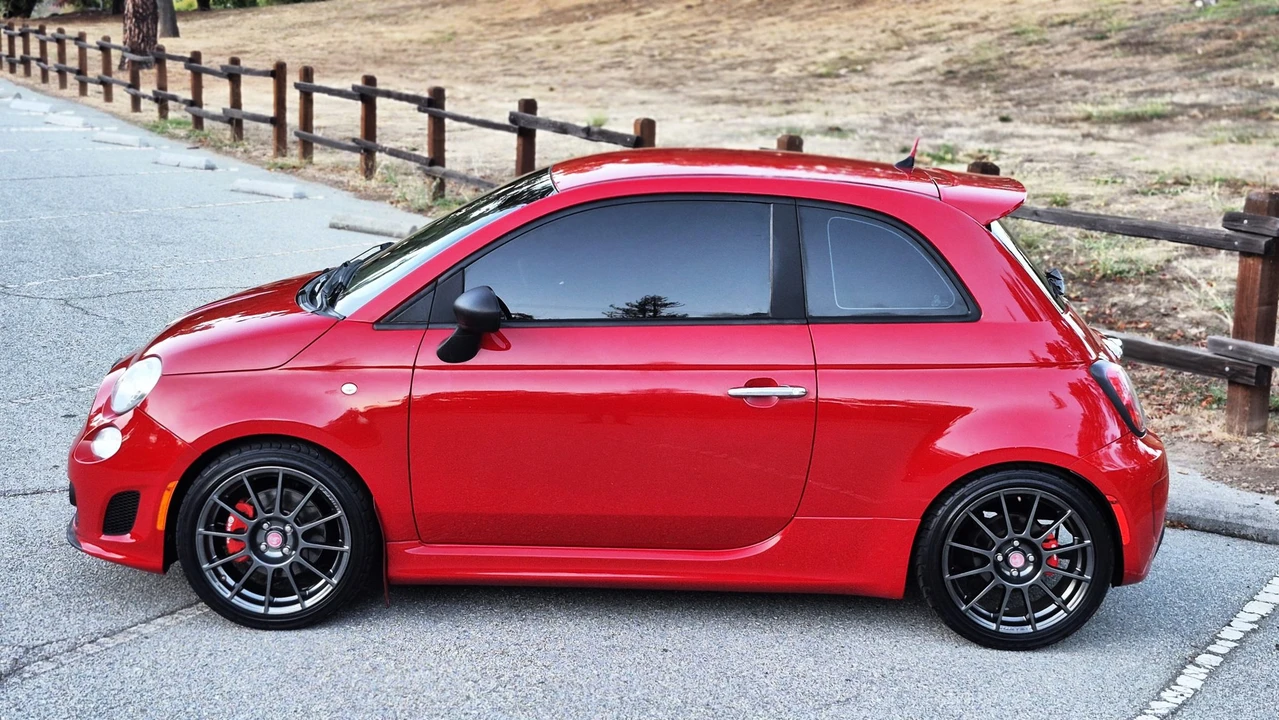 2013 Fiat Abarth 500 - Image 24 of 31