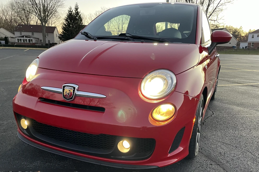 2013 Fiat Abarth 500 - Image 2 of 31