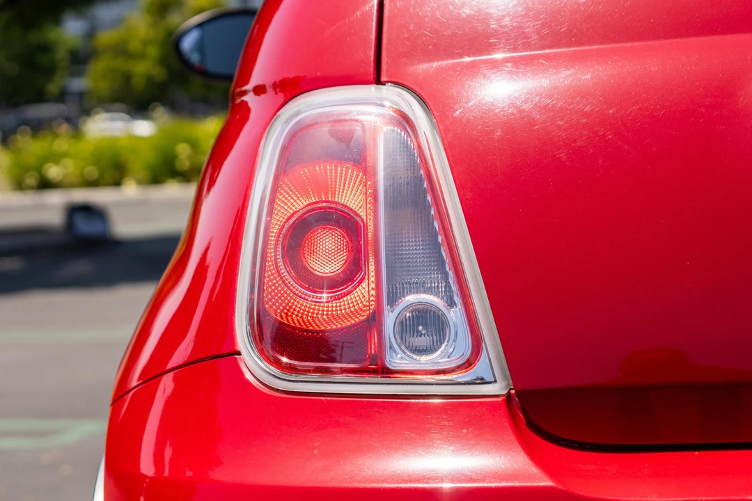 2013 Fiat Abarth 500 - Image 25 of 31