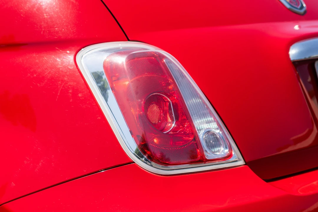 2013 Fiat Abarth 500 - Image 24 of 31