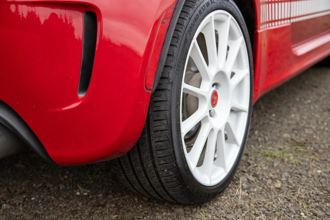 2013 Fiat Abarth 500 - Image 27 of 31
