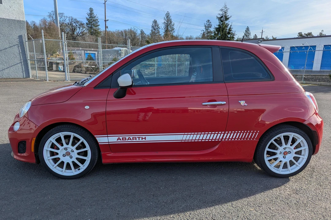 2013 Fiat Abarth 500 - Image 3 of 31