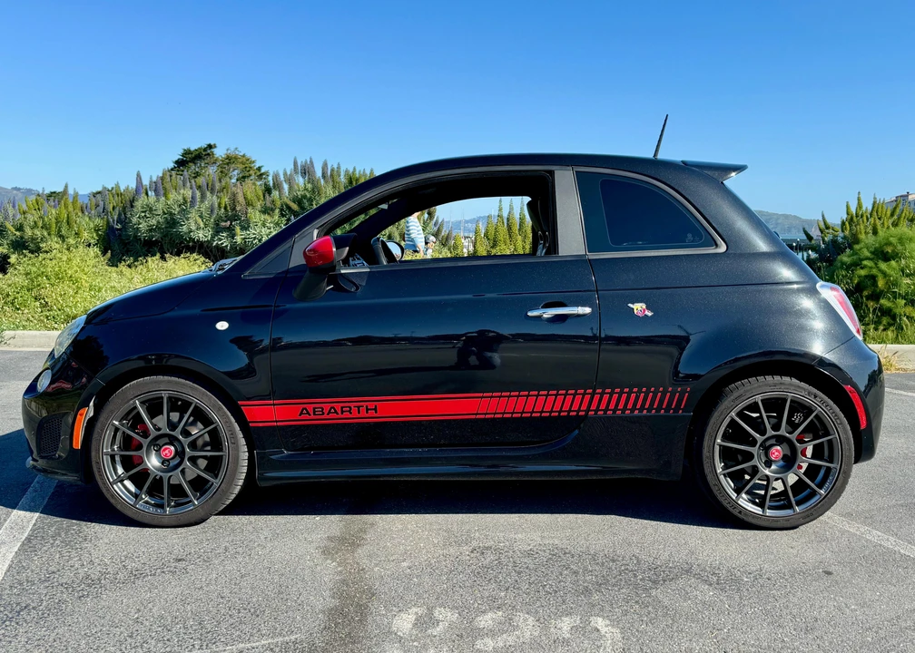2013 Fiat Abarth 500 - Image 9 of 31