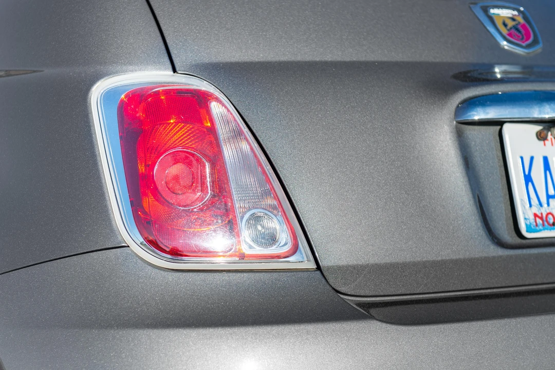 2013 Fiat Abarth 500 - Image 17 of 31