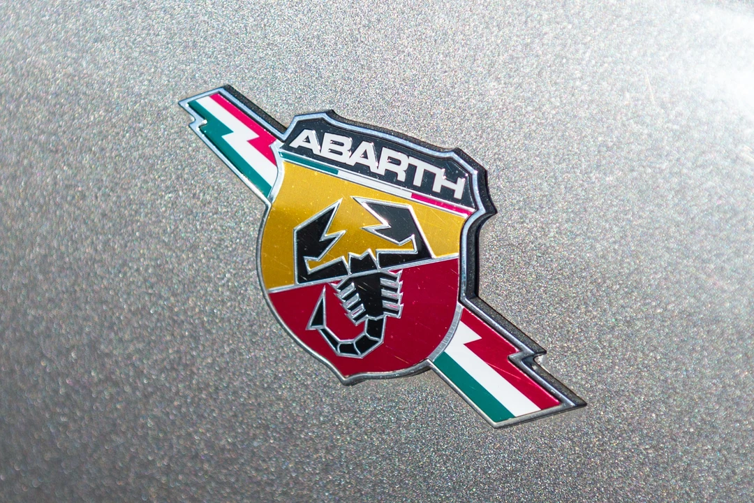 2013 Fiat Abarth 500 - Image 16 of 31