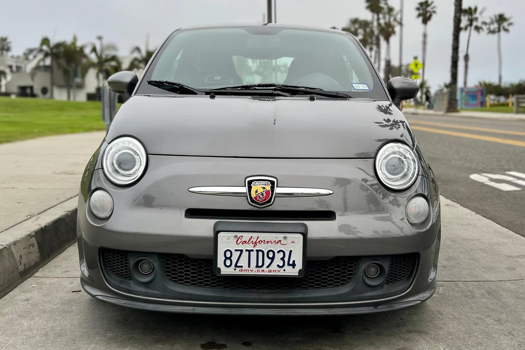 2013 Fiat Abarth 500 - Image 2 of 31