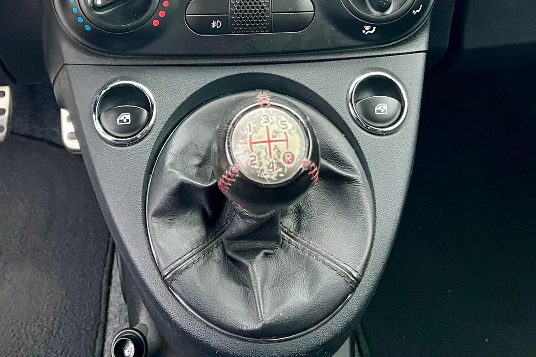 2013 Fiat Abarth 500 - Image 26 of 31