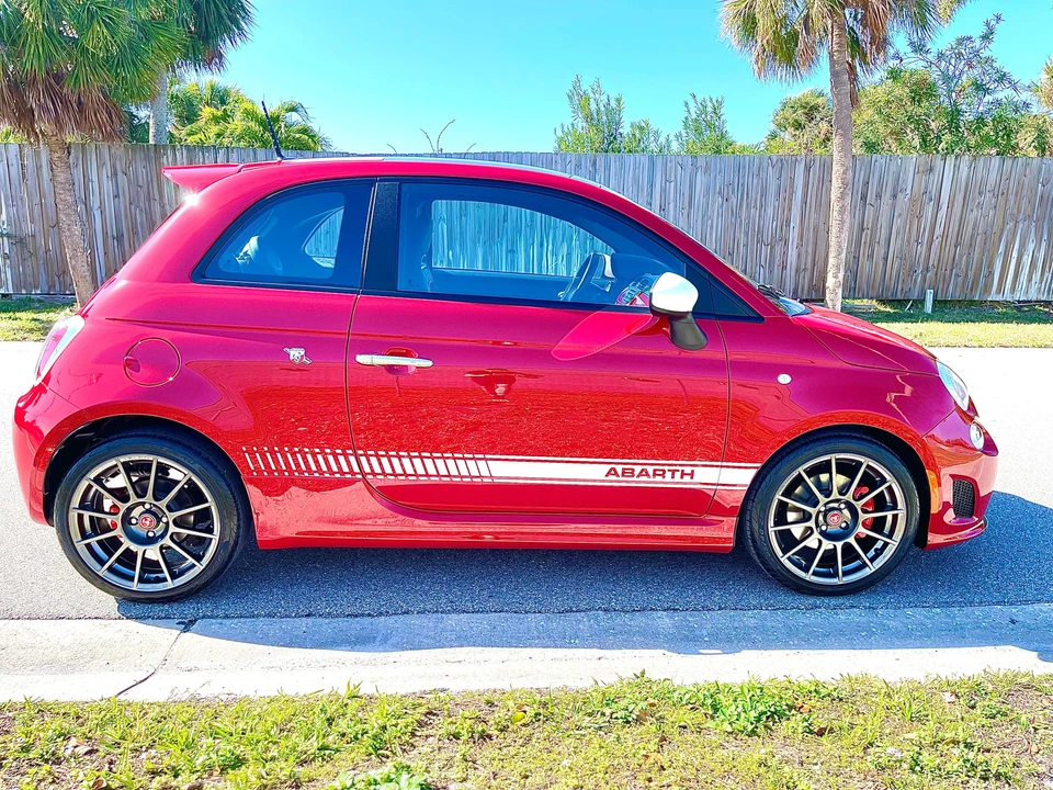 2013 Fiat Abarth 500 - Image 10 of 31