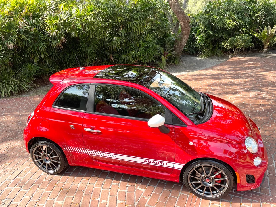 2013 Fiat Abarth 500 - Image 11 of 31
