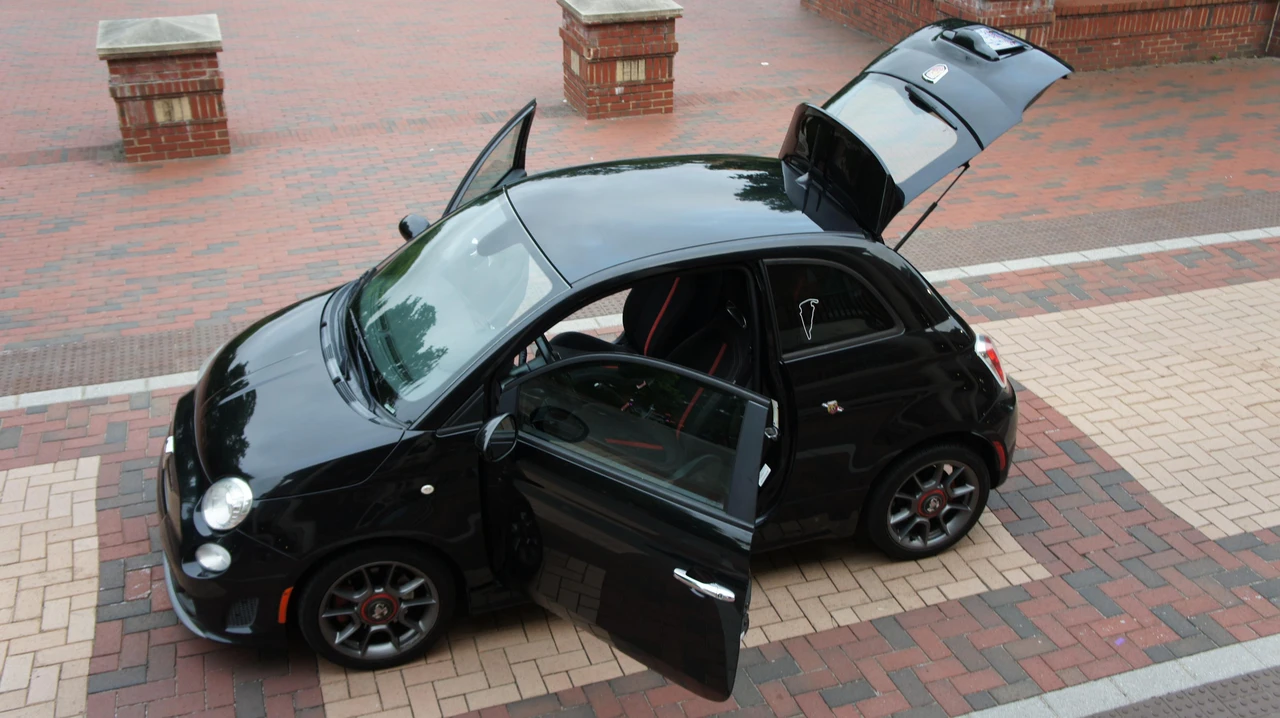 2013 Fiat Abarth 500 - Image 25 of 31