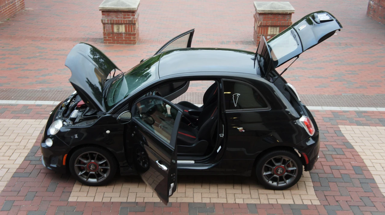 2013 Fiat Abarth 500 - Image 27 of 31