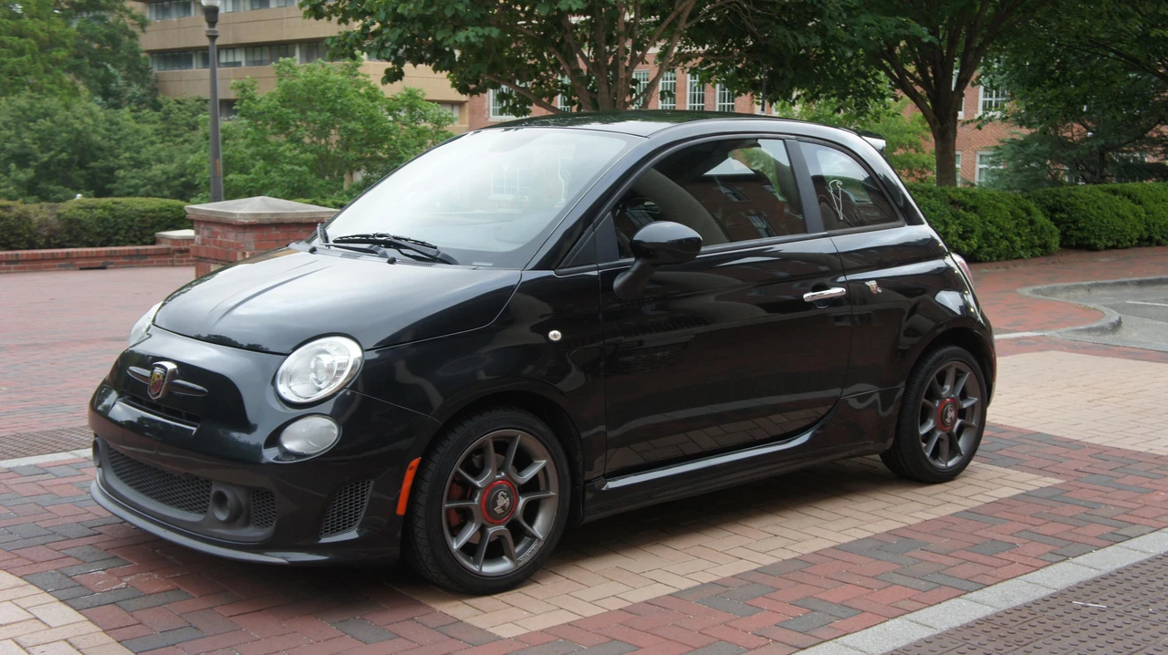 2013 Fiat Abarth 500 - Image 10 of 31