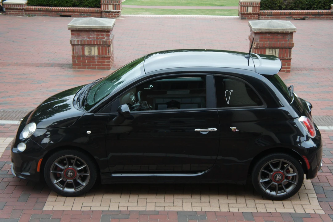 2013 Fiat Abarth 500 - Image 3 of 31