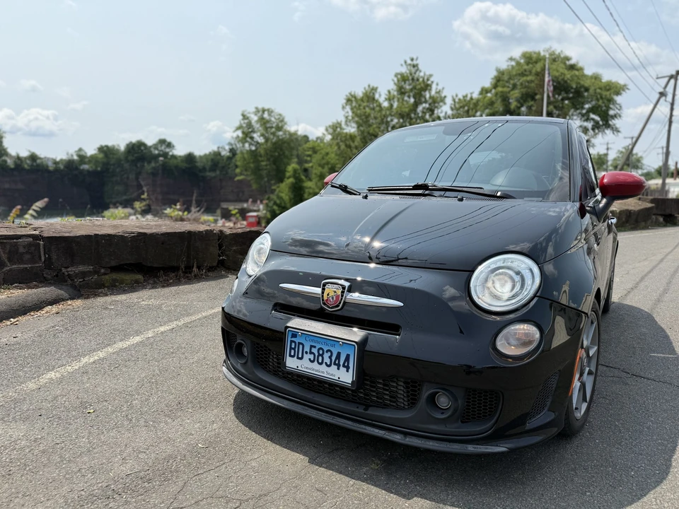 2013 Fiat Abarth 500 - Image 2 of 31