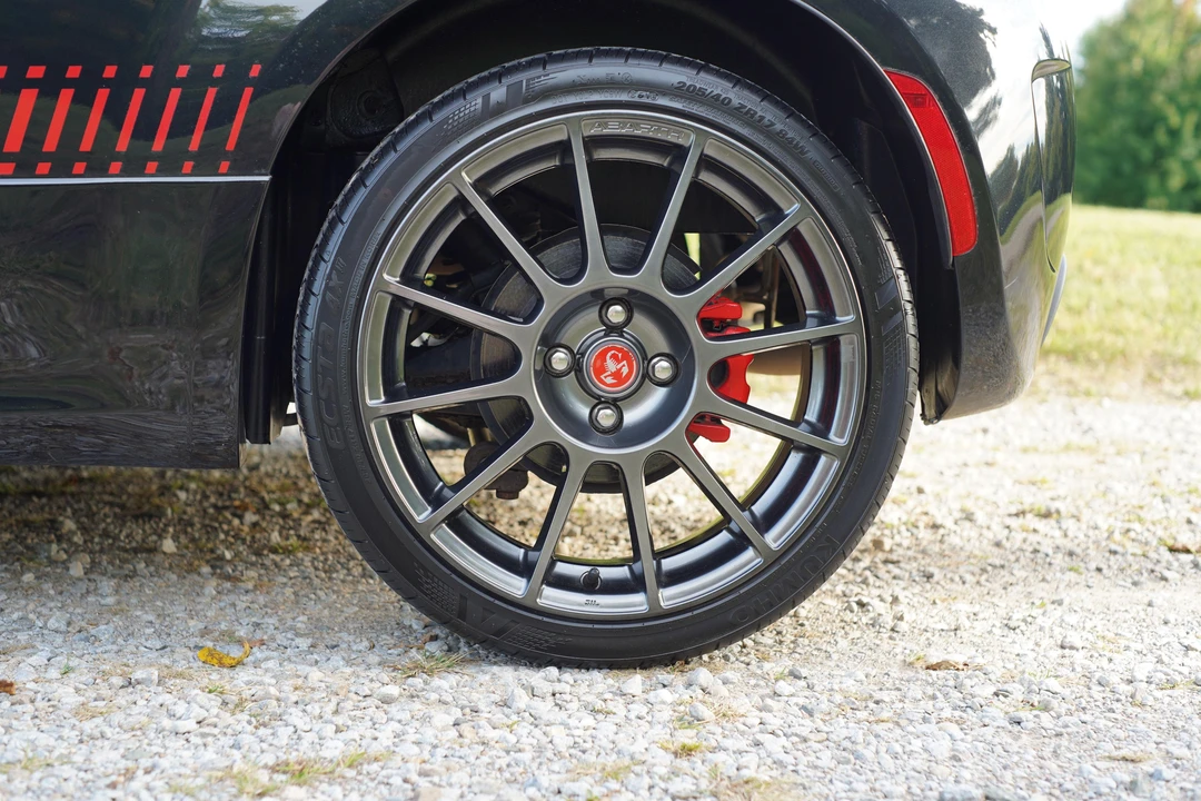 2013 Fiat Abarth 500 - Image 22 of 31