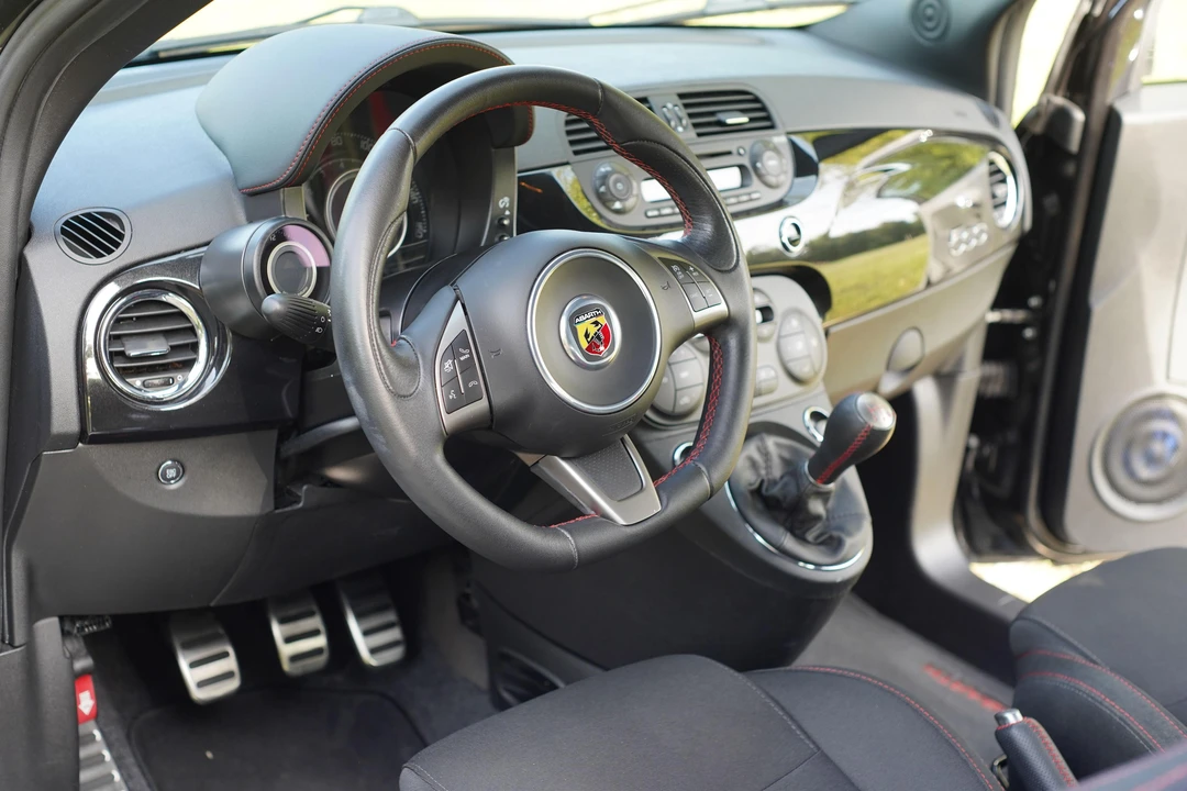 2013 Fiat Abarth 500 - Image 26 of 31