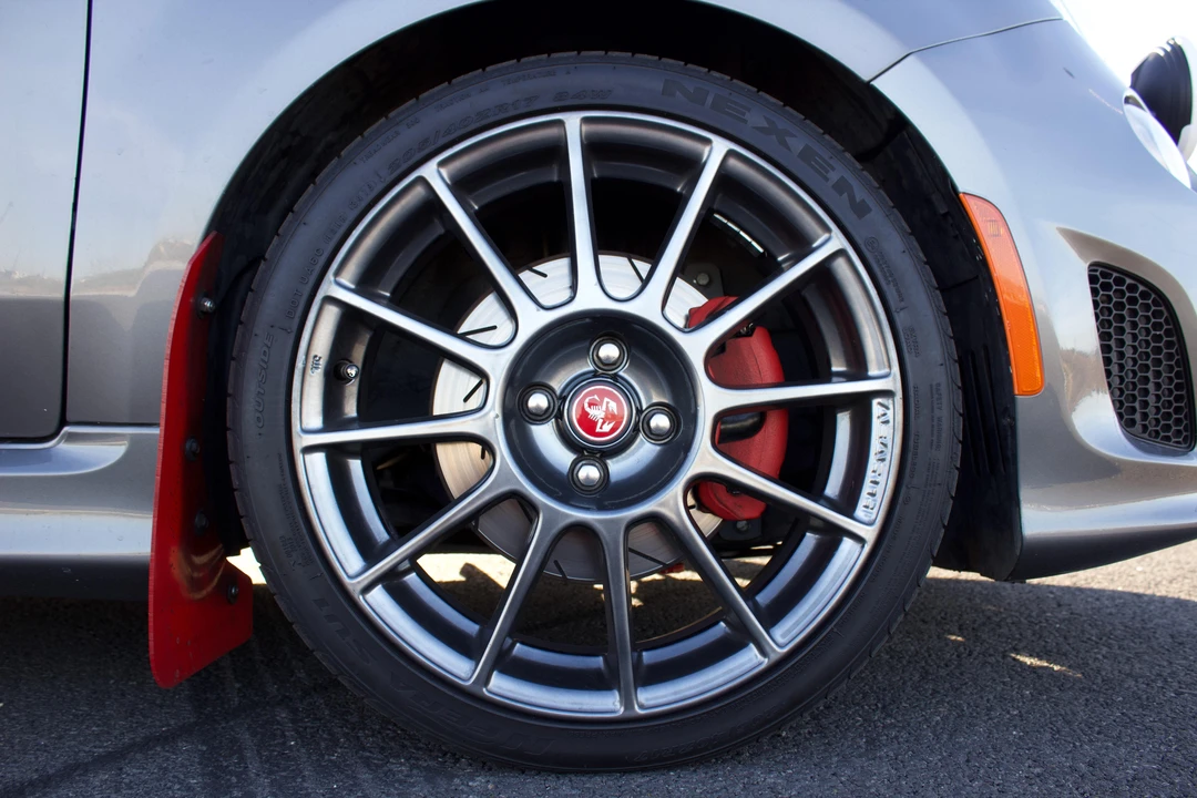 2013 Fiat Abarth 500 - Image 29 of 31