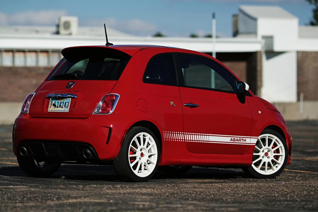 2013 Fiat Abarth 500 - Image 10 of 31