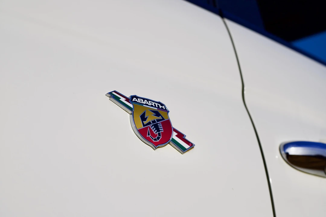 2013 Fiat Abarth 500 - Image 25 of 31
