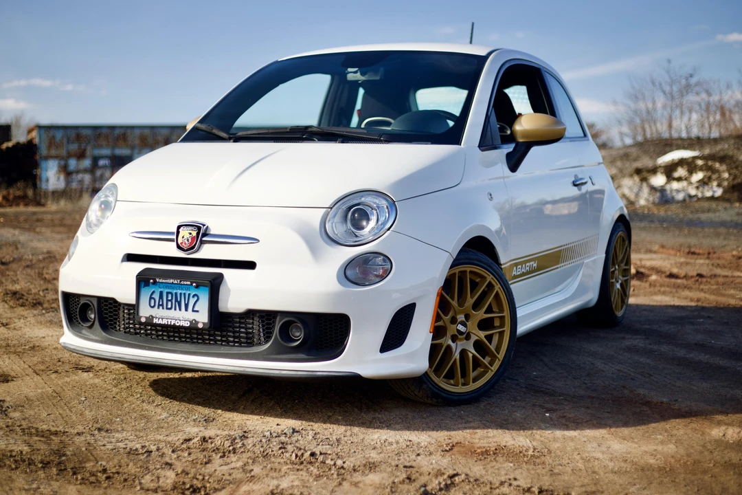 2013 Fiat Abarth 500 - Image 2 of 31