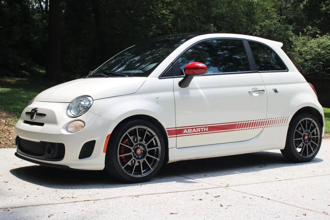 2013 Fiat Abarth 500 - Image 2 of 31