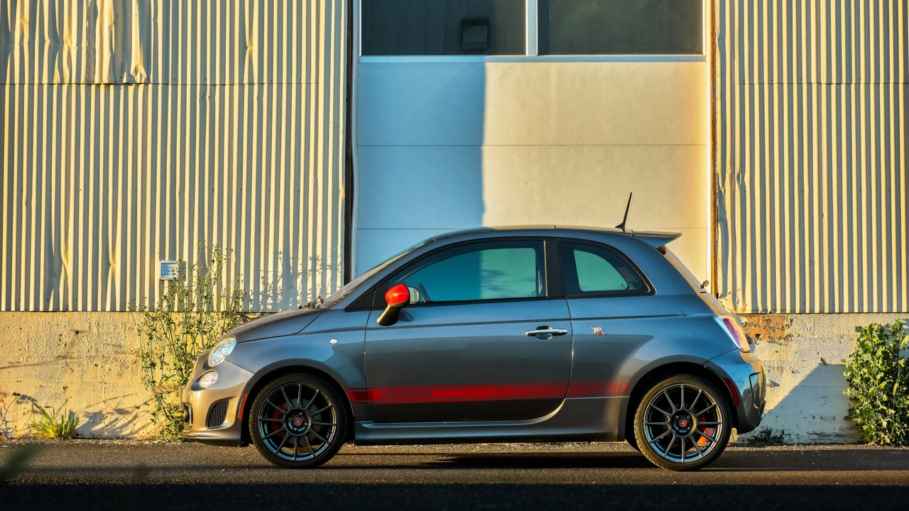 2013 Fiat Abarth 500 - Image 7 of 31