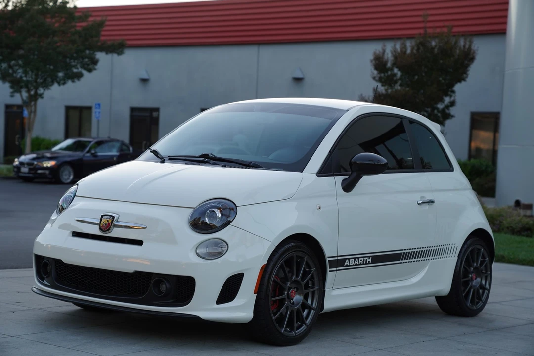 2013 Fiat Abarth 500 - Image 2 of 31
