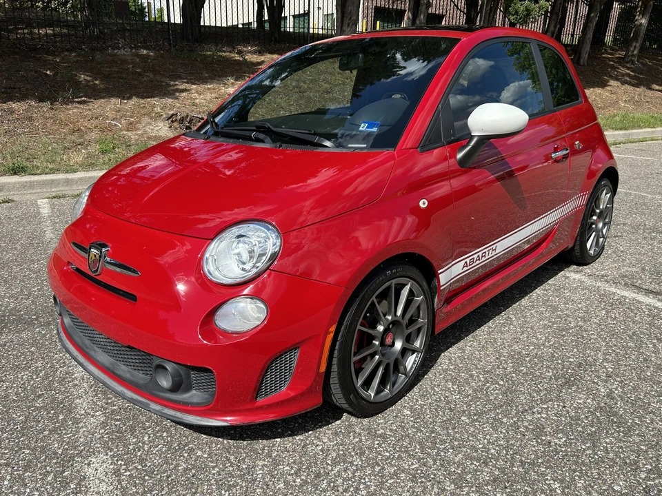 2013 Fiat Abarth 500 - Image 2 of 31