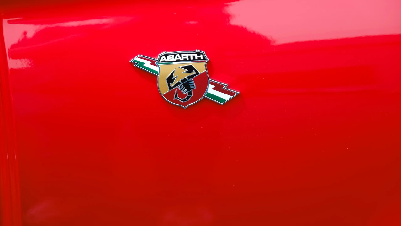 2013 Fiat Abarth 500 - Image 22 of 31