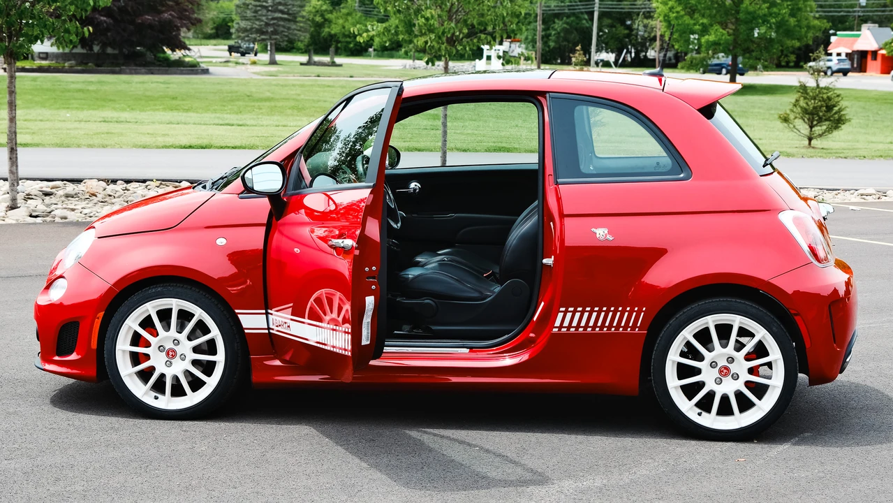 2013 Fiat Abarth 500 - Image 28 of 31