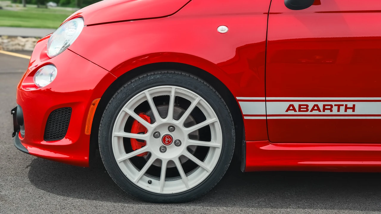 2013 Fiat Abarth 500 - Image 24 of 31