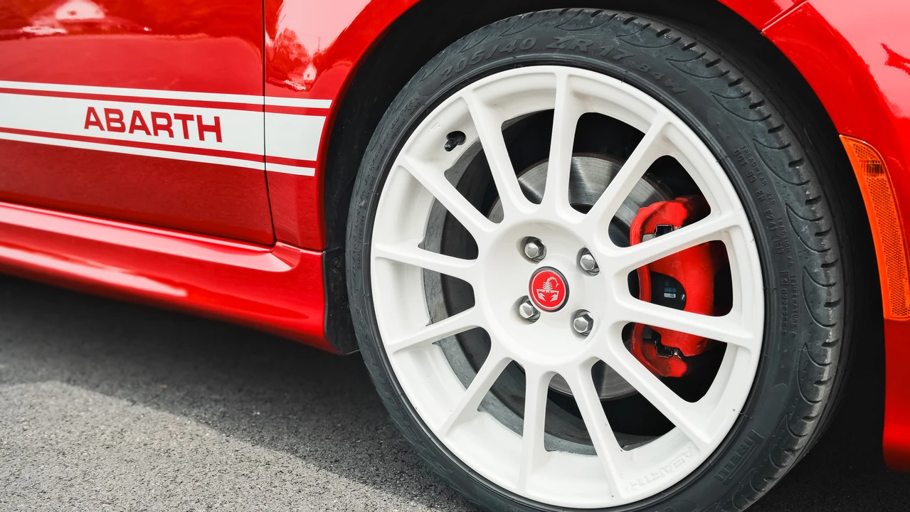 2013 Fiat Abarth 500 - Image 26 of 31