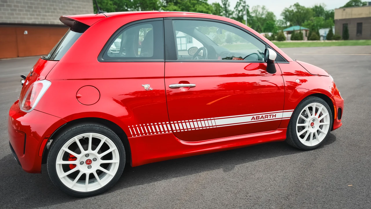 2013 Fiat Abarth 500 - Image 6 of 31